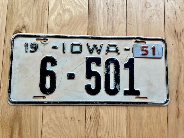 1951 Iowa License Plate