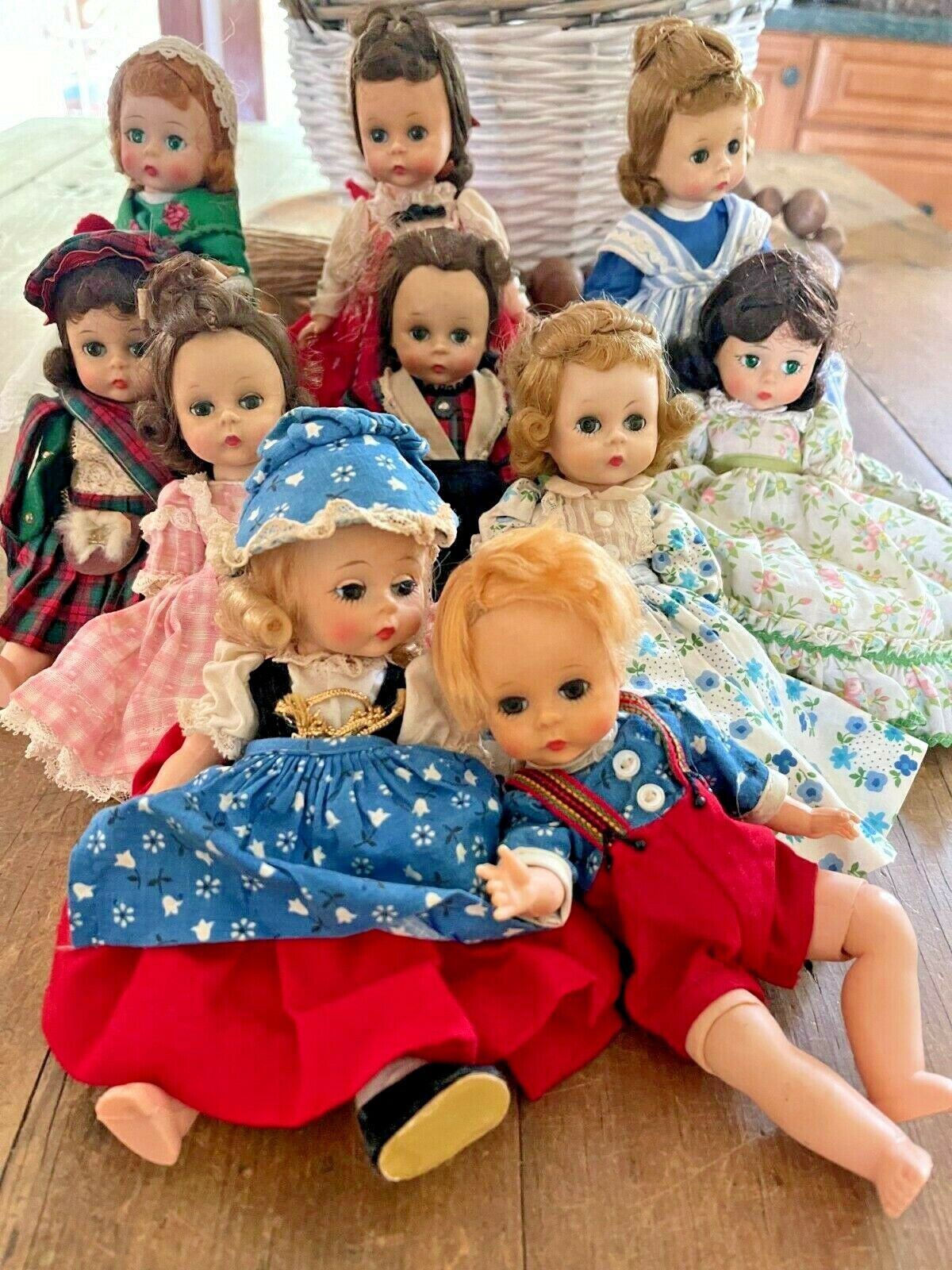 Large Lot Of 10 Vintage Madame Alexander Dolls Original Clothes Tlc