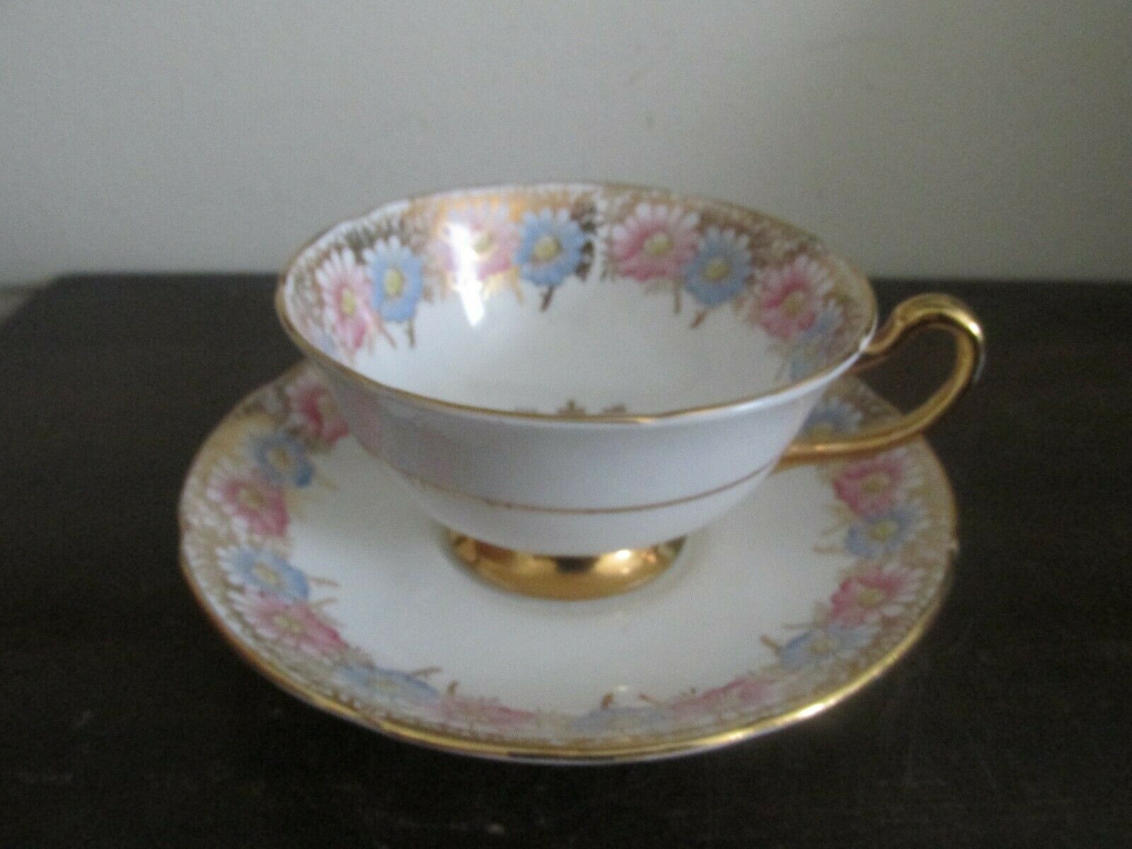 Royal Grafton England Porcelain Bone China Tea Cup And Saucer Pink Blue Daisy